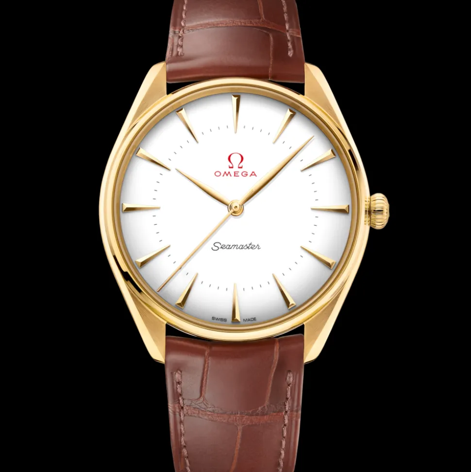 39.5 mm, yellow gold on leather strap