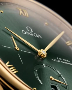 41 mm, yellow gold on leather strap