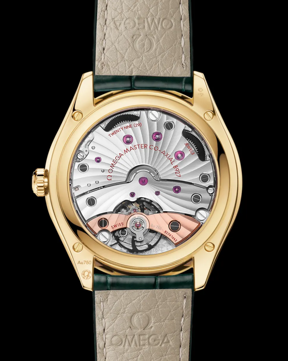 40 mm, yellow gold on leather strap