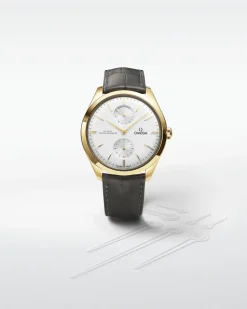 40 mm, yellow gold on leather strap