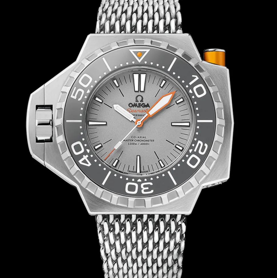 55x48 mm, titanium on titanium